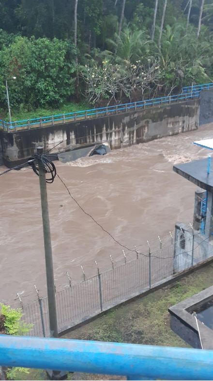 Gangguan produksi SPAM. Regional Penet Provinsi Bali, Bendung karet tidak dapat dipompa (kempes) 
